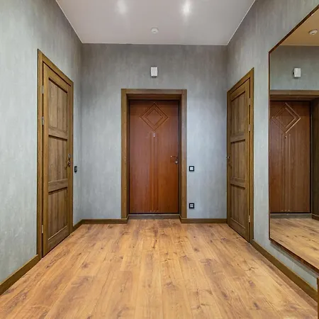 Sea Symphony Wood Style Apartment